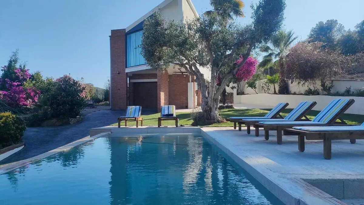 Hermosa Villa En Sentiu Gavà